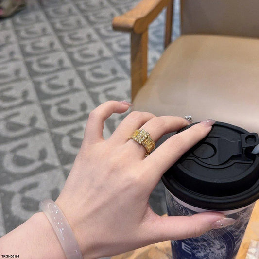 Pave & Ribbed Ring